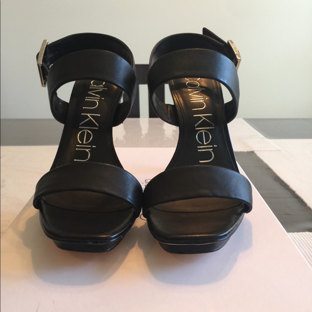 Calvin Klein black leather Shoe